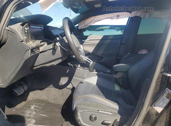 WVWEB7CD3RW178826 2024 VOLKSWAGEN GOLF Black Вид салону спереду