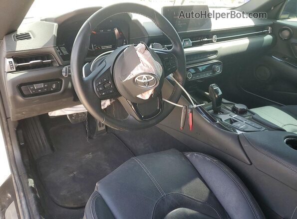 WZ1DB0C01MW041037 2021 TOYOTA GR Белый Вид панели приборов