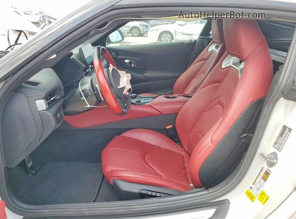 WZ1DB0C01NW050726 2022 TOYOTA GR White ხელსაწყოთა პანელის ხედი