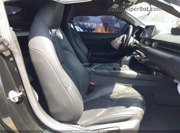 WZ1DB0C01NW053920 2022 TOYOTA GR SUPRA Black Widok naklejki z numerem VIN
