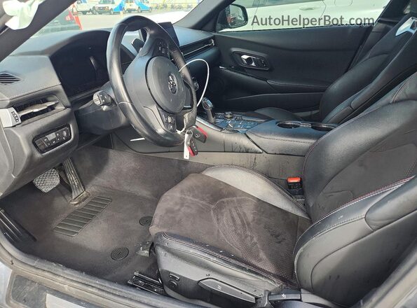 WZ1DB2C09NW050209 2022 TOYOTA GR Silver წინა სალონის ხედი