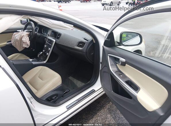 YV126MFK5G2408865 2016 VOLVO S60 White Vista interior delantera