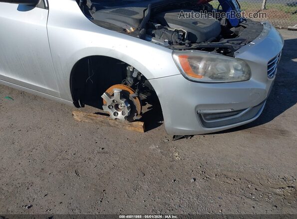 YV126MFK7G2392264 2016 VOLVO S60 Серебряный Вид спереди