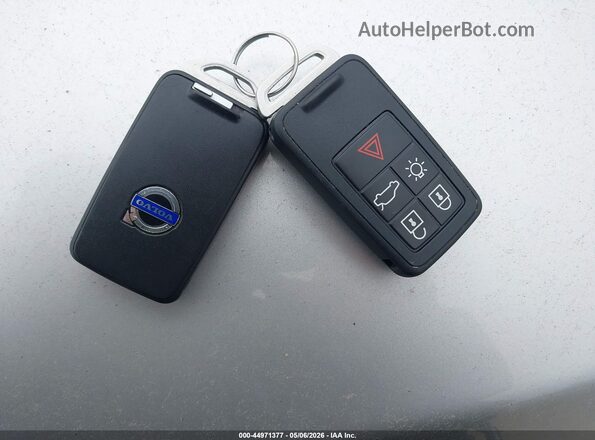 YV126MFL2H2430462 2017 VOLVO S60 Red Вид панелі приладів