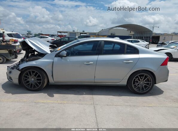 YV126MFL4H2432584 2017 VOLVO S60 Silver Панорамний вид салону 360°