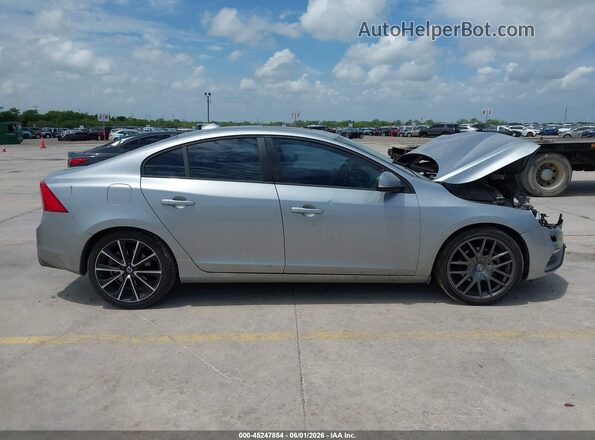 YV126MFL4H2432584 2017 VOLVO S60 Silver Вид задньої частини салону