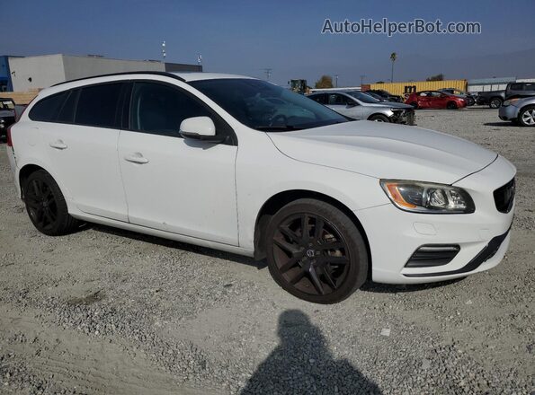 YV140MEL1J2392563 2018 VOLVO V60 White 