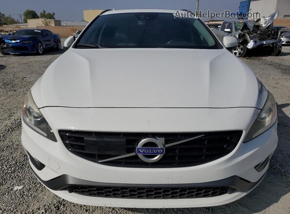 YV140MEL1J2392563 2018 VOLVO V60 White 
