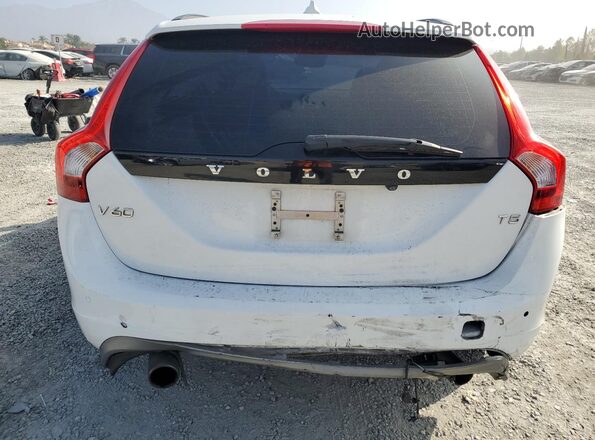 YV140MEL1J2392563 2018 VOLVO V60 White 
