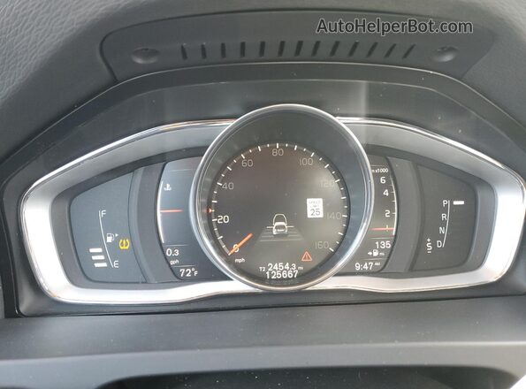 YV140MEL1J2392563 2018 VOLVO V60 White 