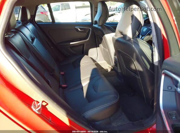YV140MEL2J2382687 2018 VOLVO V60 Red VIN կոդի պիտակի տեսք