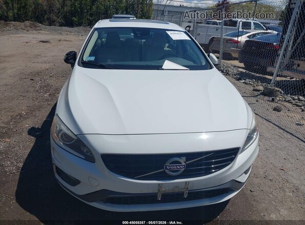 YV140MTL8H2437107 2017 VOLVO S60 White Widok zestawu wskaźników