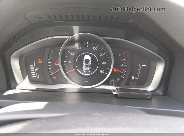 YV140MTL9H2435219 2017 VOLVO S60 White Vista de los asientos traseros