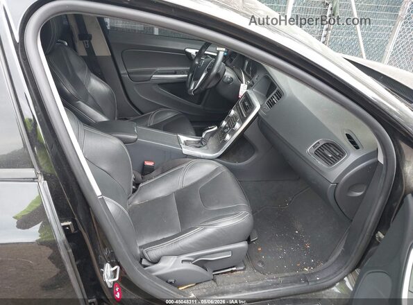 YV140MTLXH2437450 2017 VOLVO S60 Black 