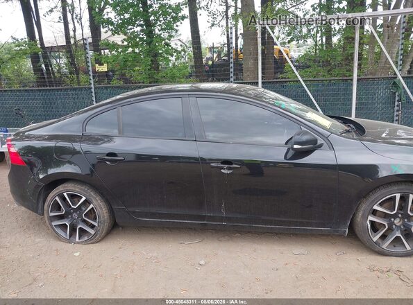 YV140MTLXH2437450 2017 VOLVO S60 Black 
