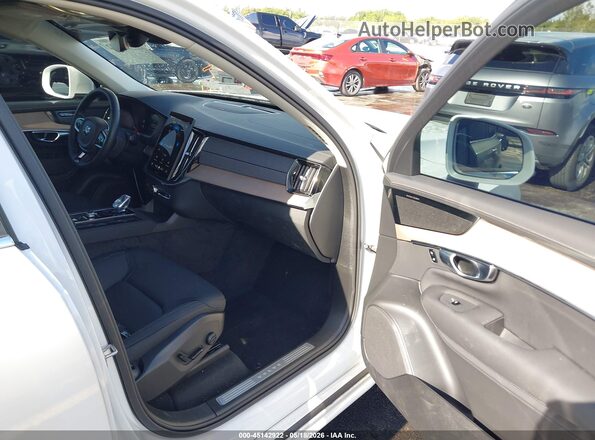 YV4062PB5S1361655 2025 VOLVO XC90 White Вид салону спереду