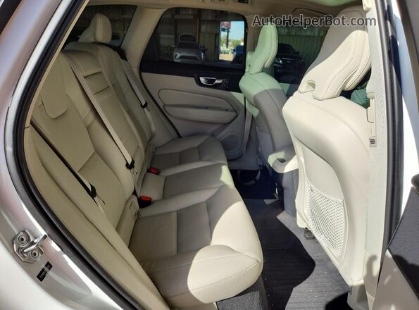 YV4102DK2M1863245 2021 VOLVO XC60 White 