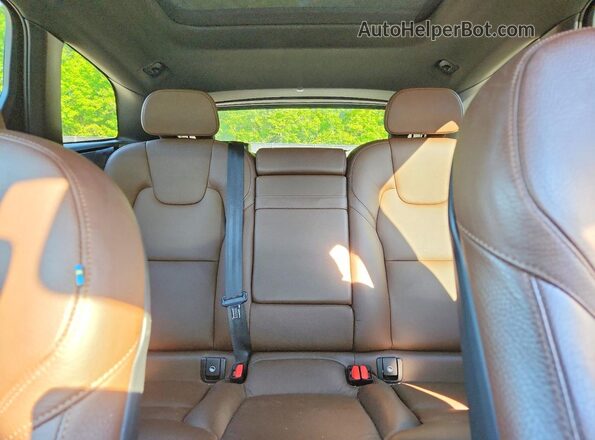 YV4102RK2M1741963 2021 VOLVO XC60 White 