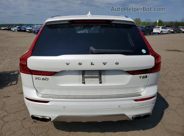 YV4102RK3J1065096 2018 VOLVO XC60 White Vista trasera