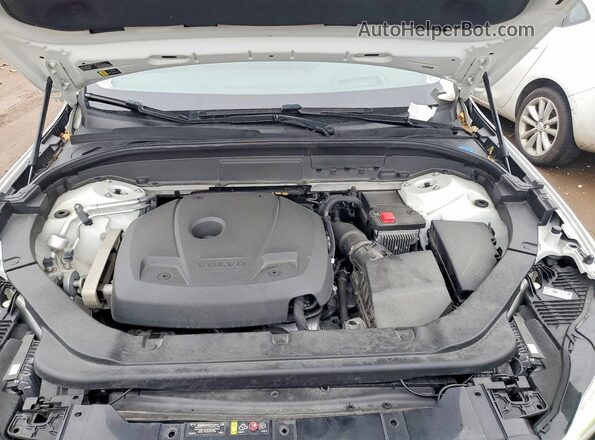 YV4102RK5L1421924 2020 VOLVO XC60 White Вид задньої частини салону