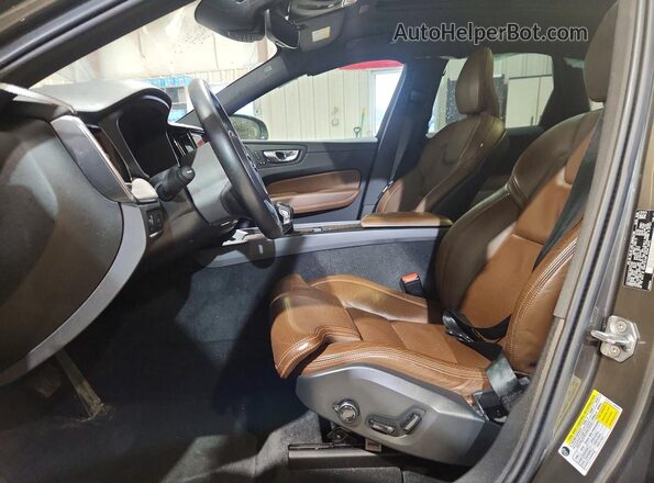 YV4102RL3M1774494 2021 VOLVO XC60 Gray Սալոնի դիմացի տեսք