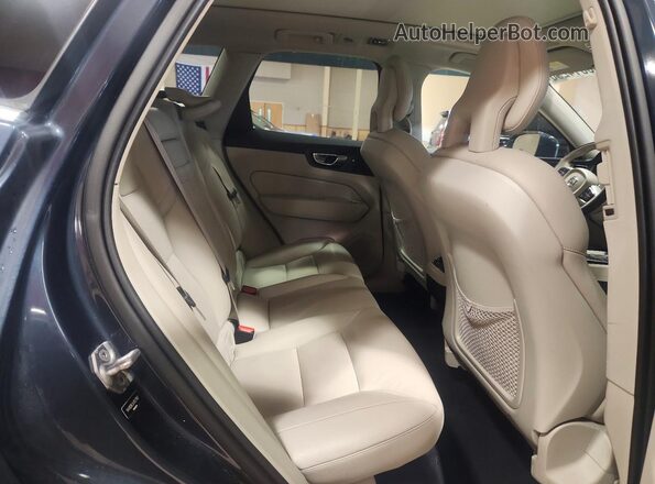 YV4102RL9J1027882 2018 VOLVO XC60 Синий Вид задних сидений