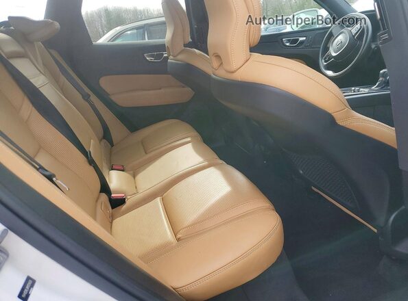 YV4102RLXM1701428 2021 VOLVO XC60 Белый Вид задней части салона