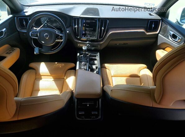 YV4102RLXM1701428 2021 VOLVO XC60 Белый Вид панели приборов