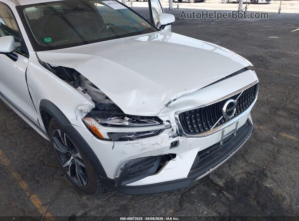 YV4102WK9L1032921 2020 VOLVO V60 CROSS COUNTRY White Widok z przodu