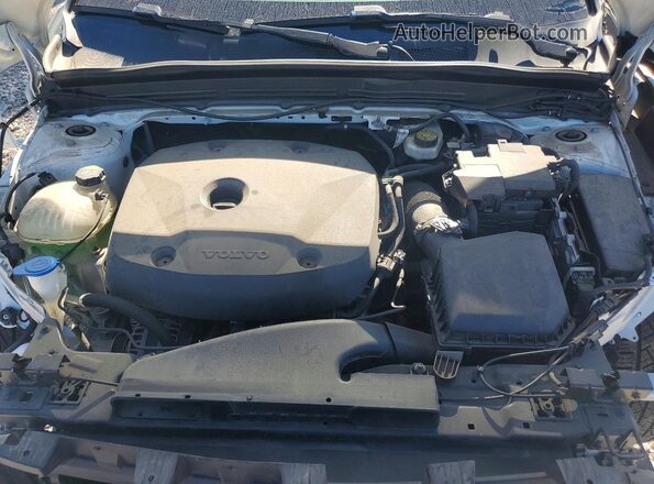 YV4162UK0L2176675 2020 VOLVO XC40 White Вид задньої частини салону
