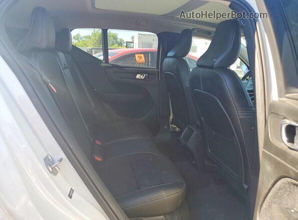 YV4162UK0L2176675 2020 VOLVO XC40 White Вид задніх сидінь