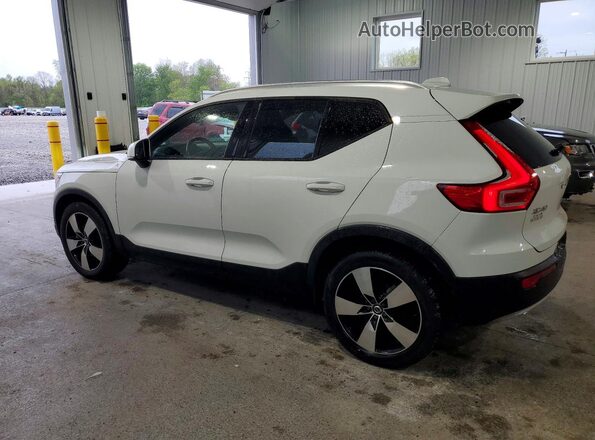 YV4162UK2L2204086 2020 VOLVO XC40 White Rear left