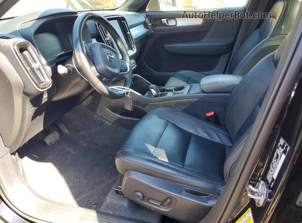 YV4162UK9L2277066 2020 VOLVO XC40 Black 