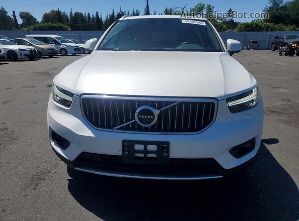 YV4162UL2M2565618 2021 VOLVO XC40 White Դիմացի տեսք