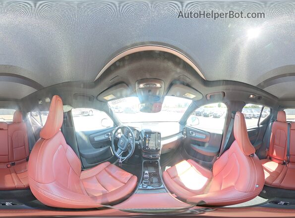YV4162UL2M2565618 2021 VOLVO XC40 White Սալոնի 360 աստիճան տեսք