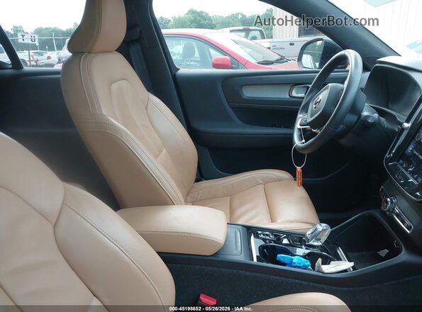 YV4162UL2N2656602 2022 VOLVO XC40 Black წინა სალონის ხედი