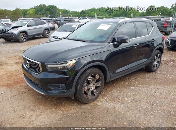 YV4162UL2N2656602 2022 VOLVO XC40 Black წინა მარცხენა ხედი სამი მეოთხედიდან