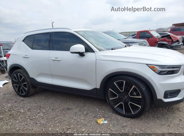YV4162UL3M2569659 2021 VOLVO XC40 White 