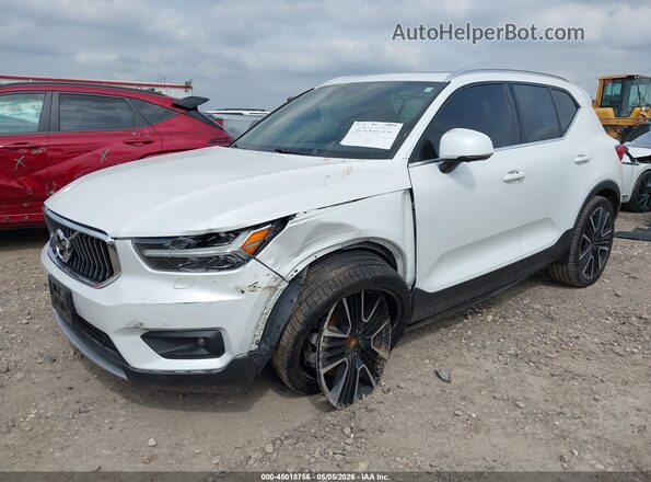 YV4162UL3M2569659 2021 VOLVO XC40 White 