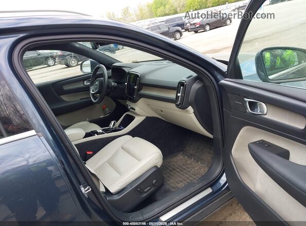 YV4162UL4L2269837 2020 VOLVO XC40 Серый Вид салона спереди