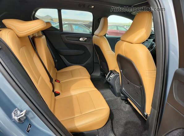 YV4162UL6L2251890 2020 VOLVO XC40 Синий Вид задних сидений