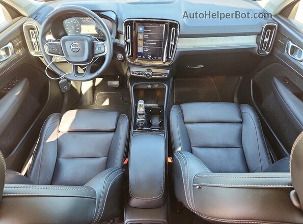 YV4162UL8K2148453 2019 VOLVO XC40 Black 