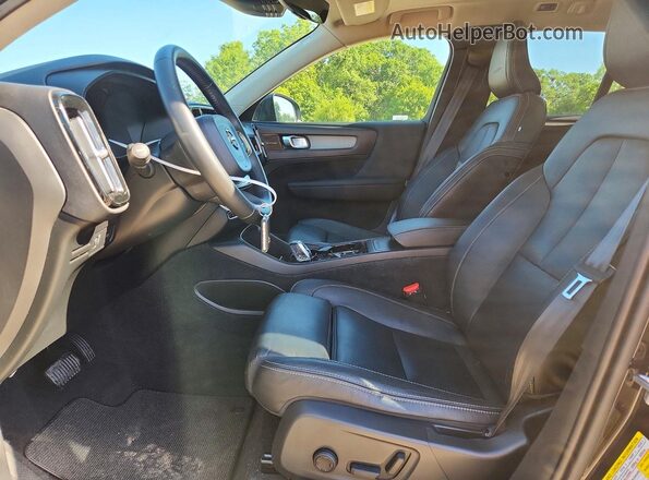 YV4162UL8K2148453 2019 VOLVO XC40 Black 