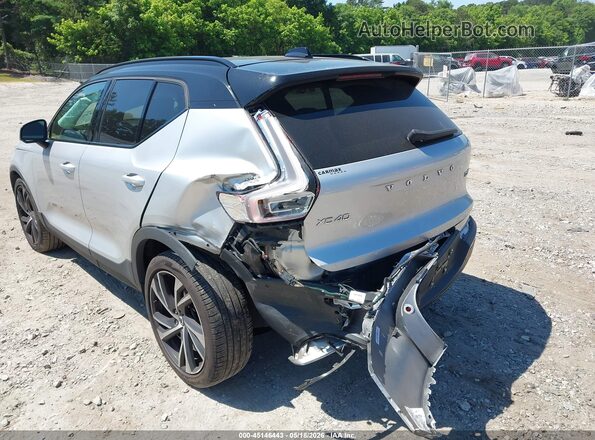 YV4162UM1K2107719 2019 VOLVO XC40 Серебряный Вид спереди