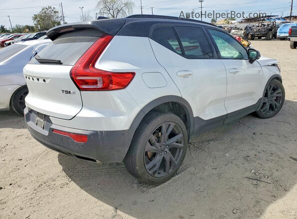 YV4162UM2K2130331 2019 VOLVO XC40 White Rear right