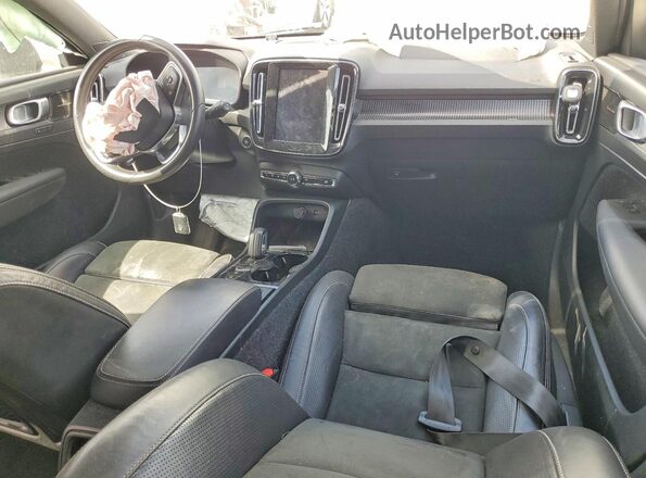 YV4162UM2K2130331 2019 VOLVO XC40 White Dashboard view