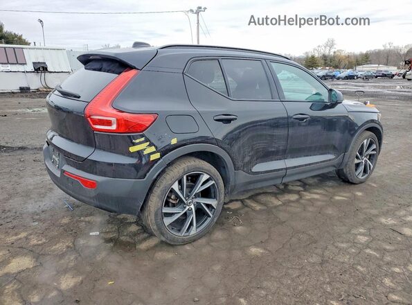 YV4162UM6M2499017 2021 VOLVO XC40 Black უკანა მარჯვენა