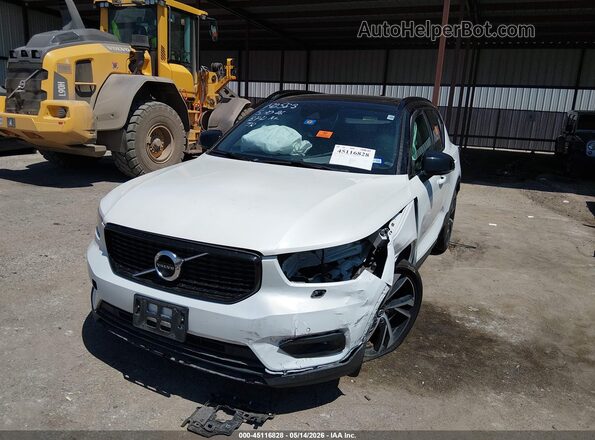 YV4162UM6N2648625 2022 VOLVO XC40 White Առջևի ձախ երեք քառորդ տեսարան