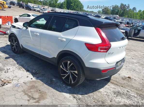 YV4162UM9K2075490 2019 VOLVO XC40 White 