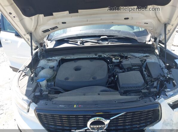 YV4162UM9K2075490 2019 VOLVO XC40 White 